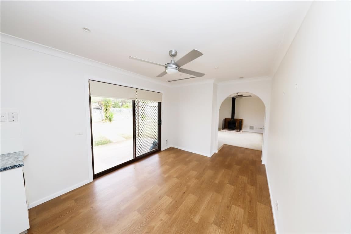 27 Wattle Crescent, Tumut - Thumbnail 4