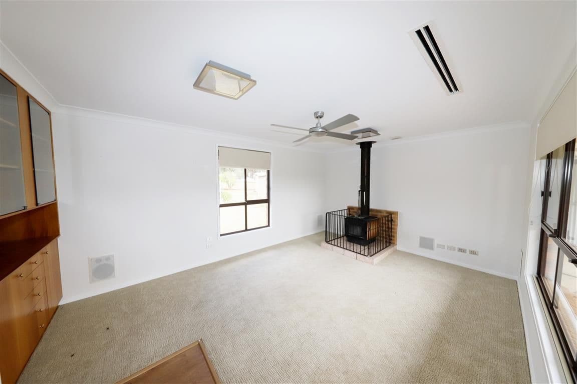 27 Wattle Crescent, Tumut - Thumbnail 5