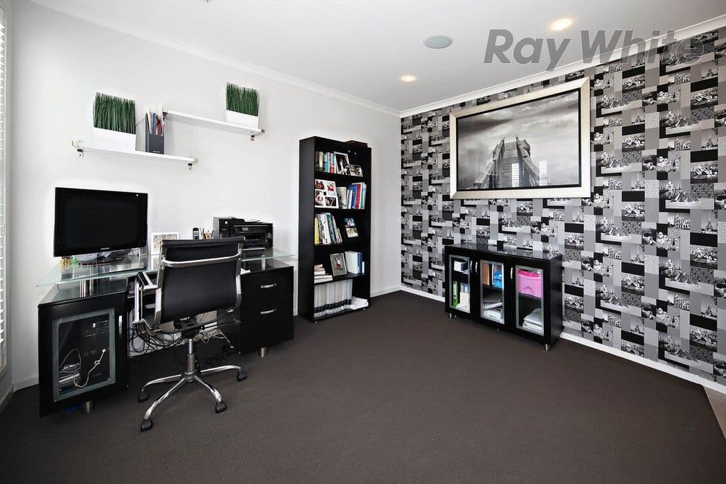 4 Saffron Place, Point Cook VIC 3030, Point Cook - Thumbnail 3