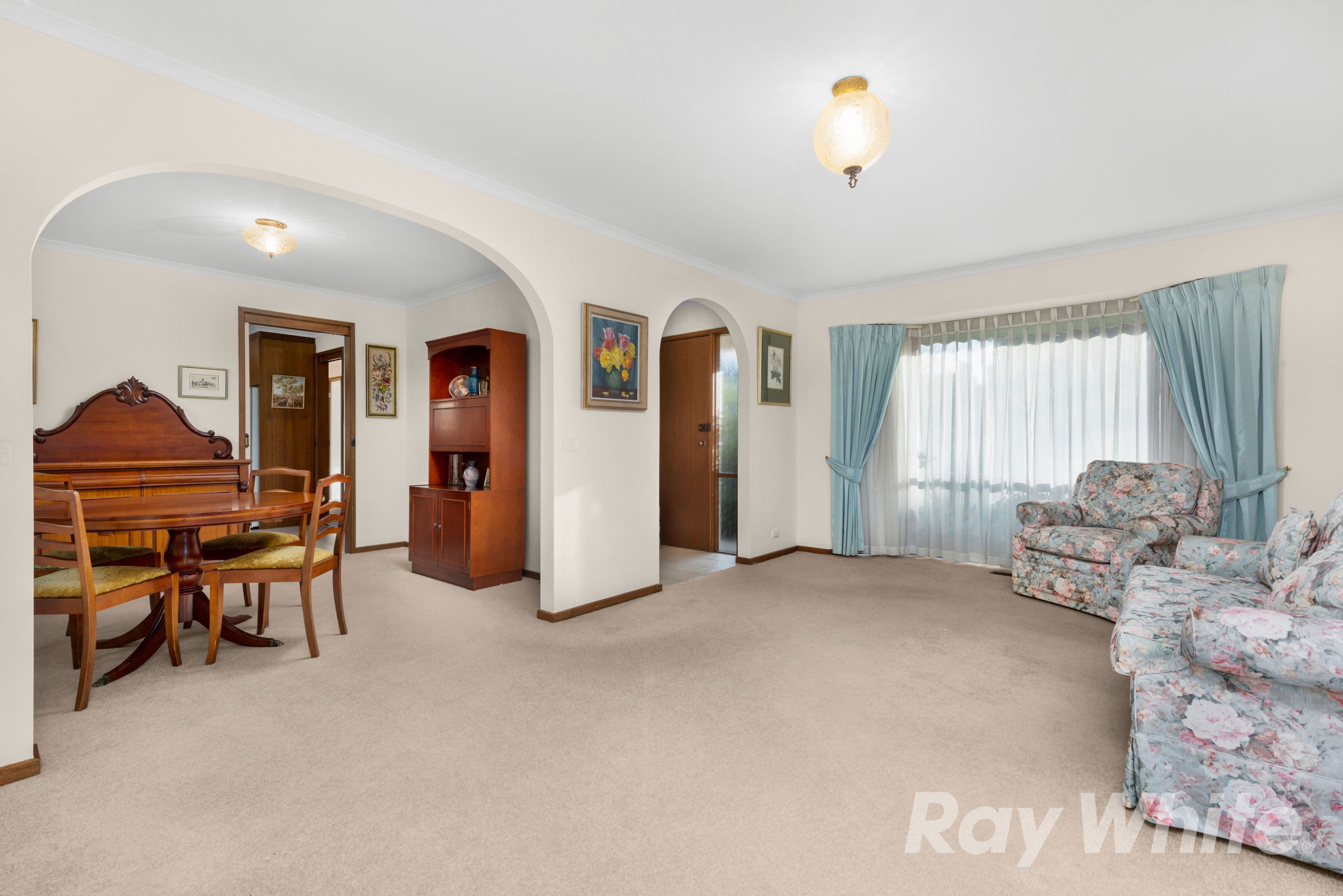 18 Morshead Avenue, Mount Waverley VIC 3149, Mount Waverley - Thumbnail 2