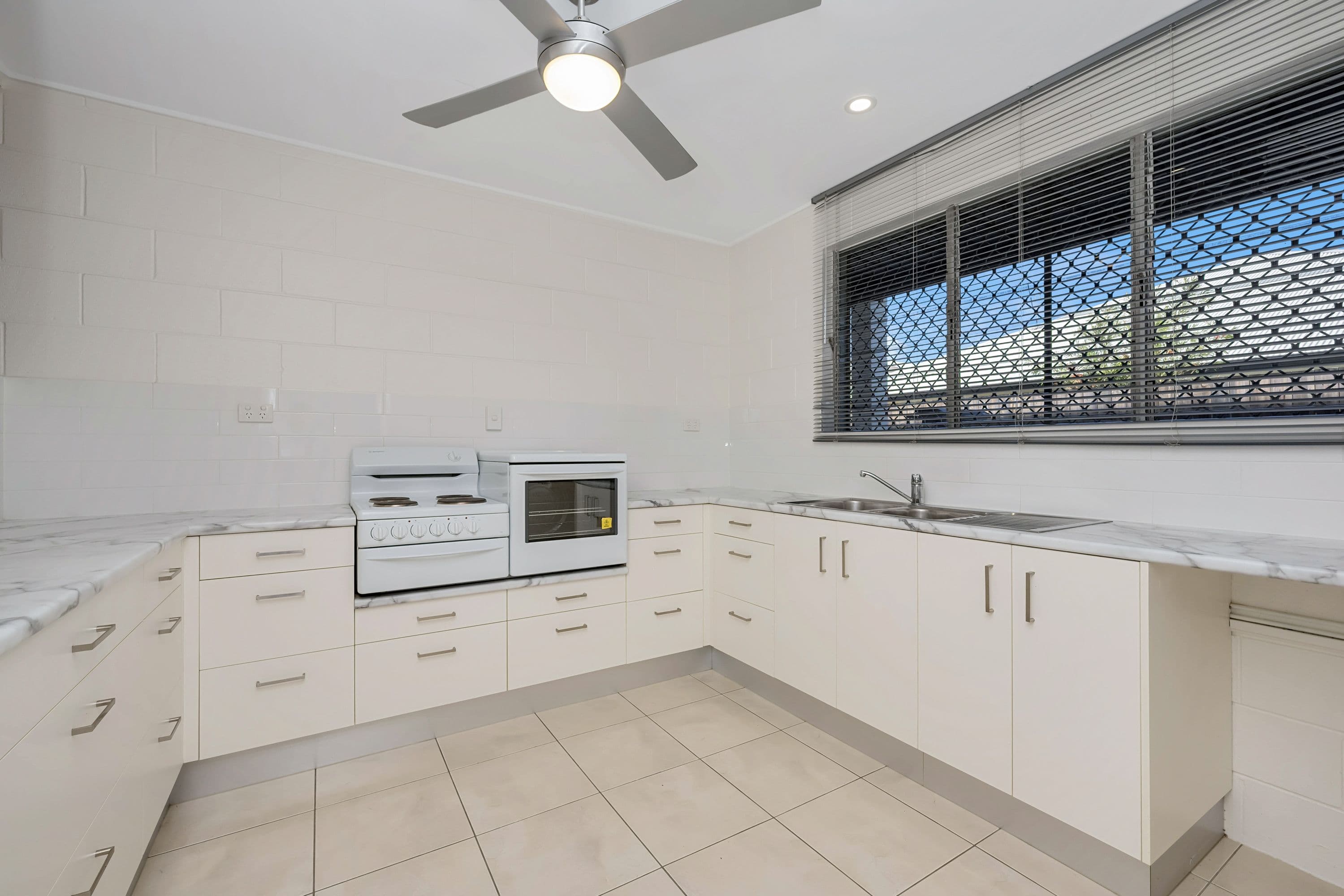33 Cheyne Street, Pimlico QLD 4812, Pimlico - Thumbnail 4