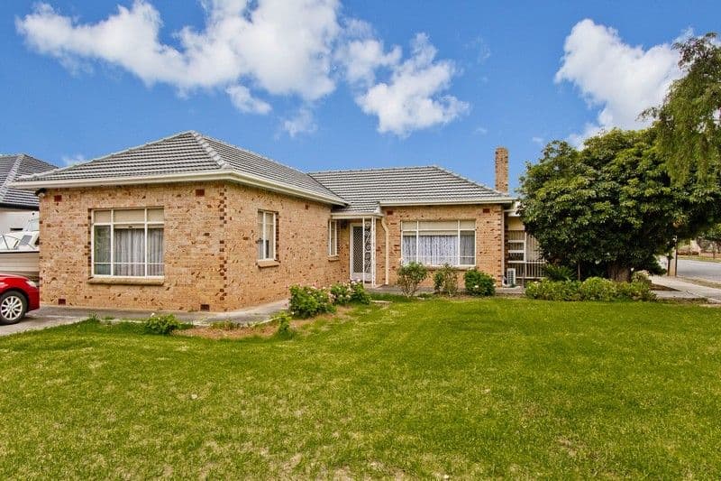 3/6 Collins Avenue, Altona North - Image 1