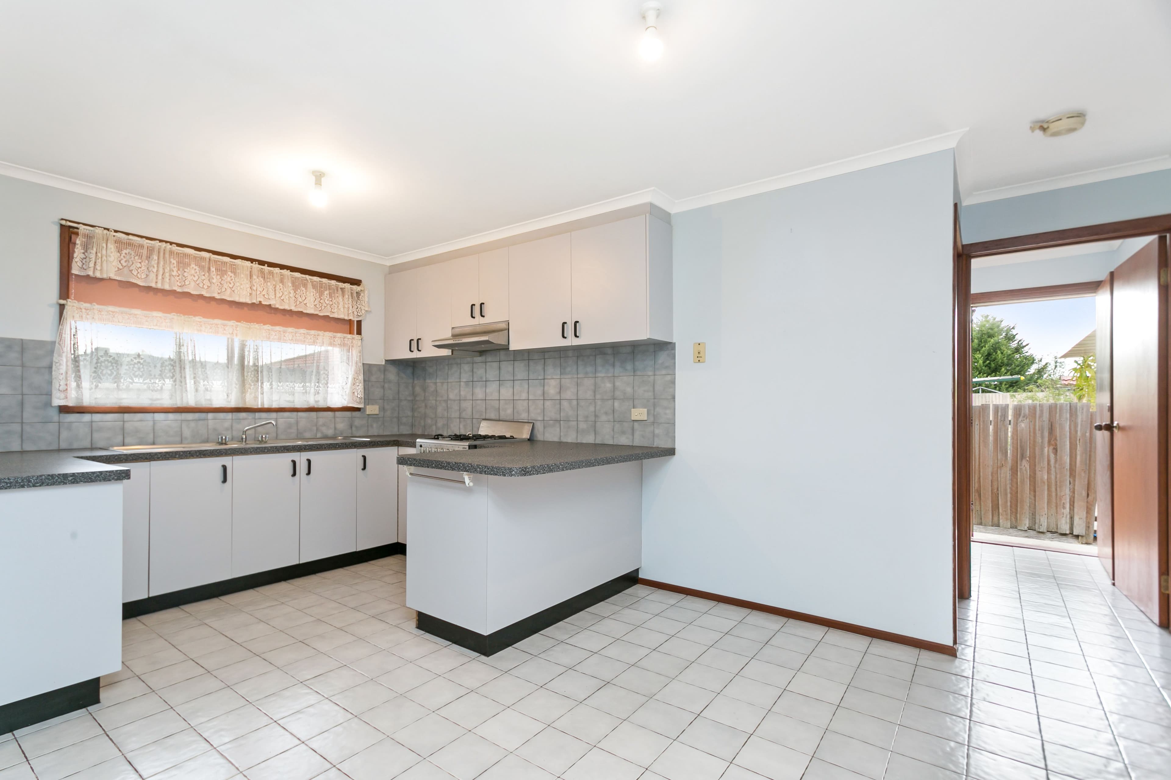 16 Goodenia Close, Meadow Heights VIC 3048, Meadow Heights - Thumbnail 4