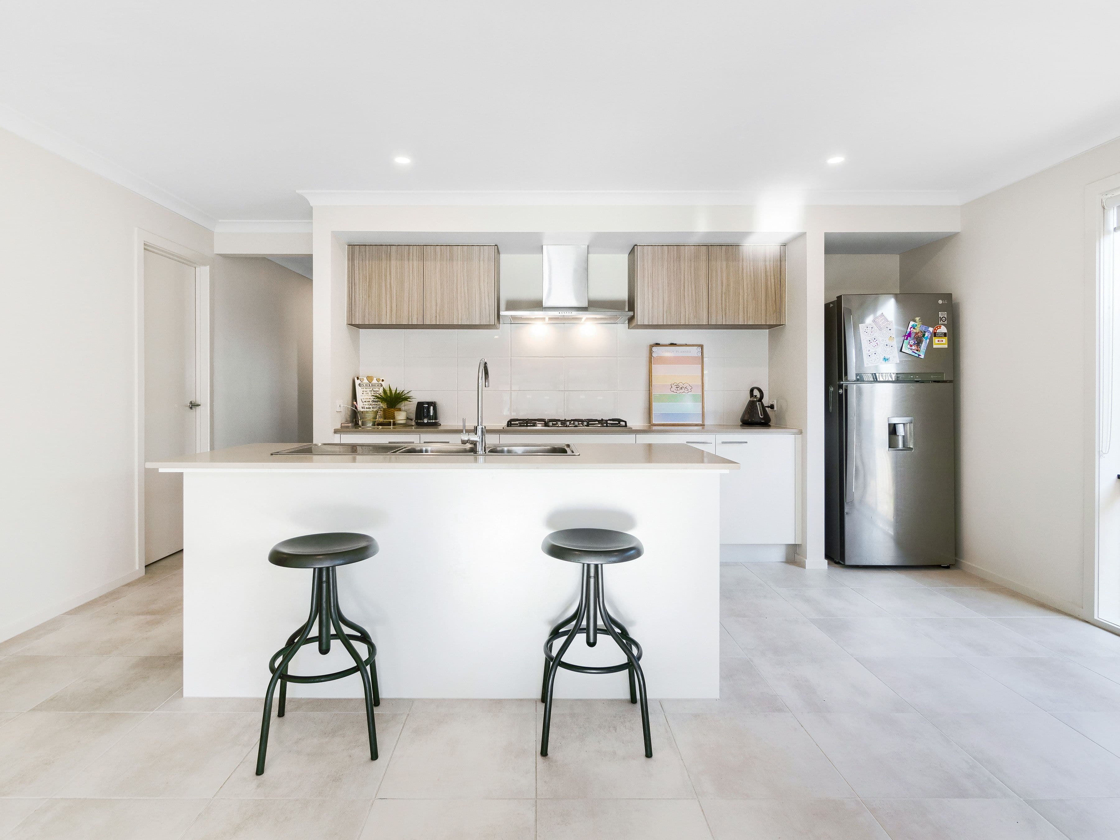 6 Praise Street, Clyde North VIC 3978, Clyde North - Thumbnail 2