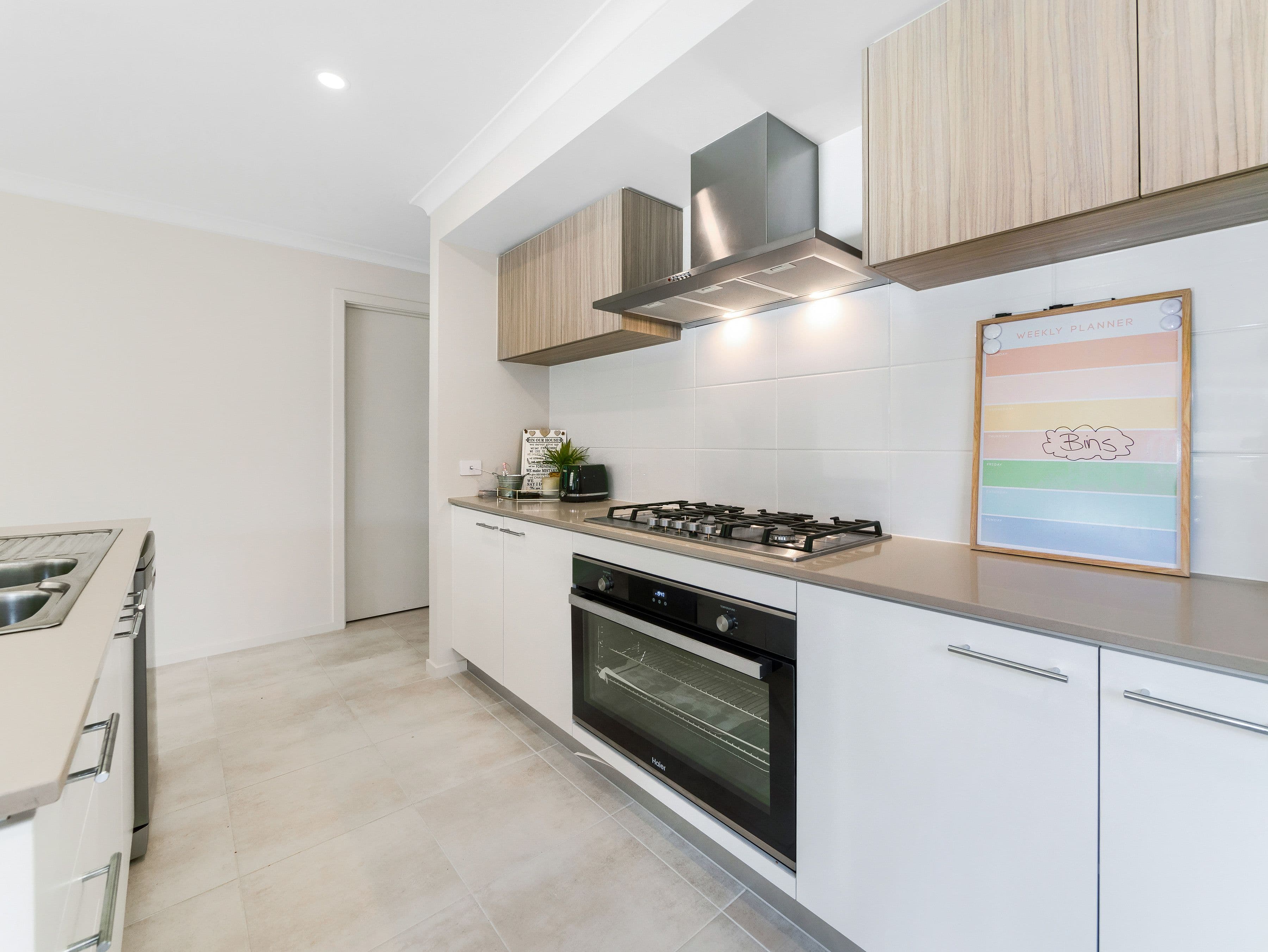 6 Praise Street, Clyde North VIC 3978, Clyde North - Thumbnail 4