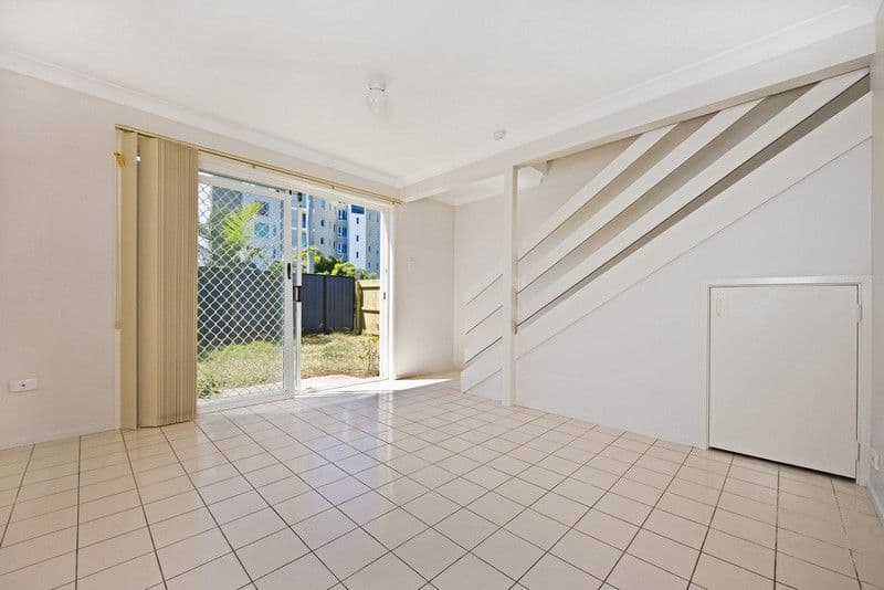 1384 Gold Coast Highway, PALM BEACH QLD 4221, Palm Beach - Thumbnail 6