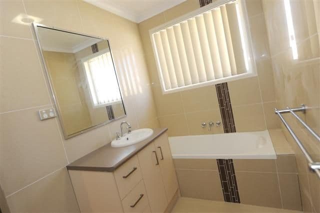 110 Penda Avenue, GLADSTONE QLD 4680, Gladstone Central - Thumbnail 2