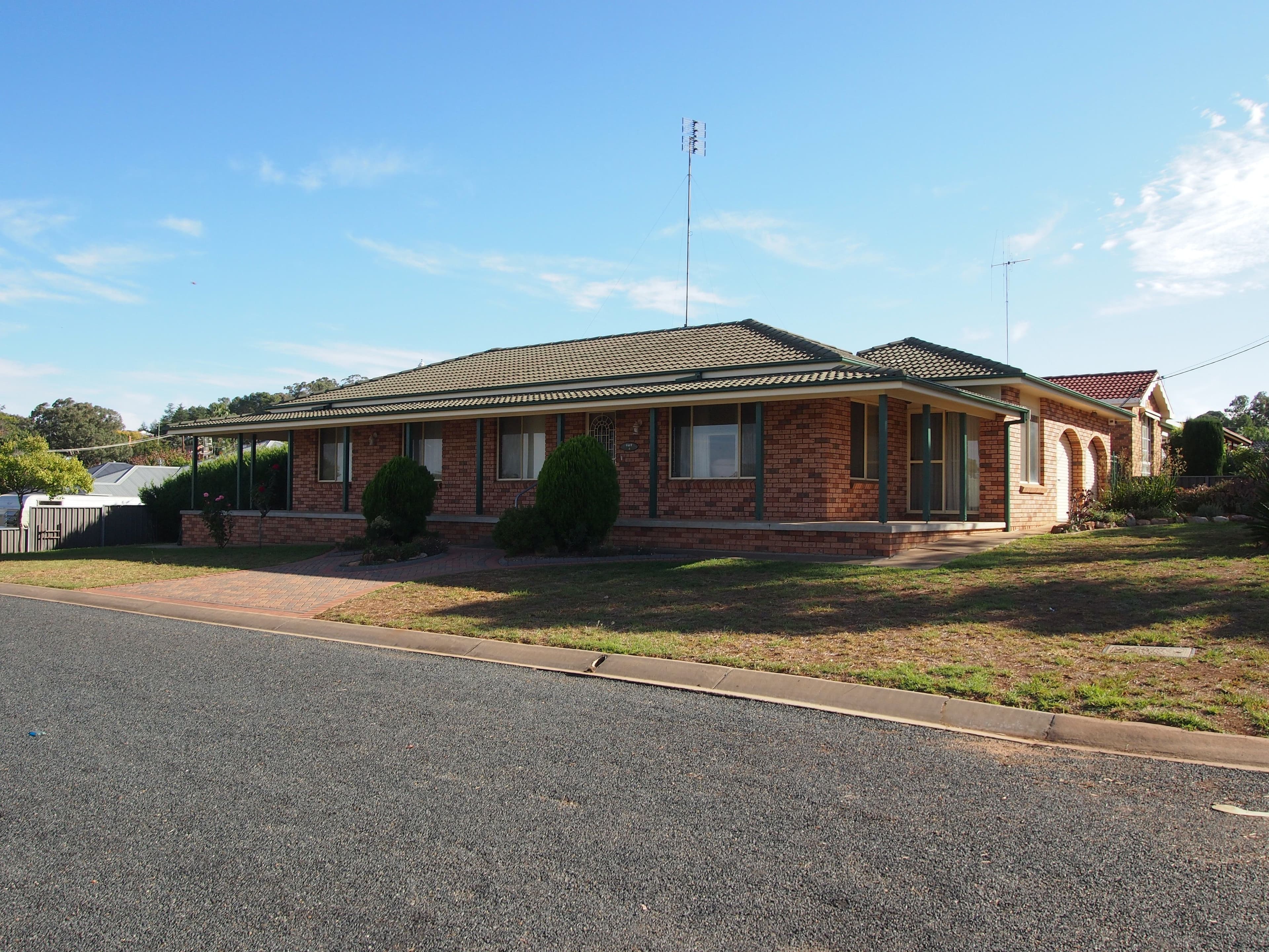 10 Dalley Street, Parkes - Image 1