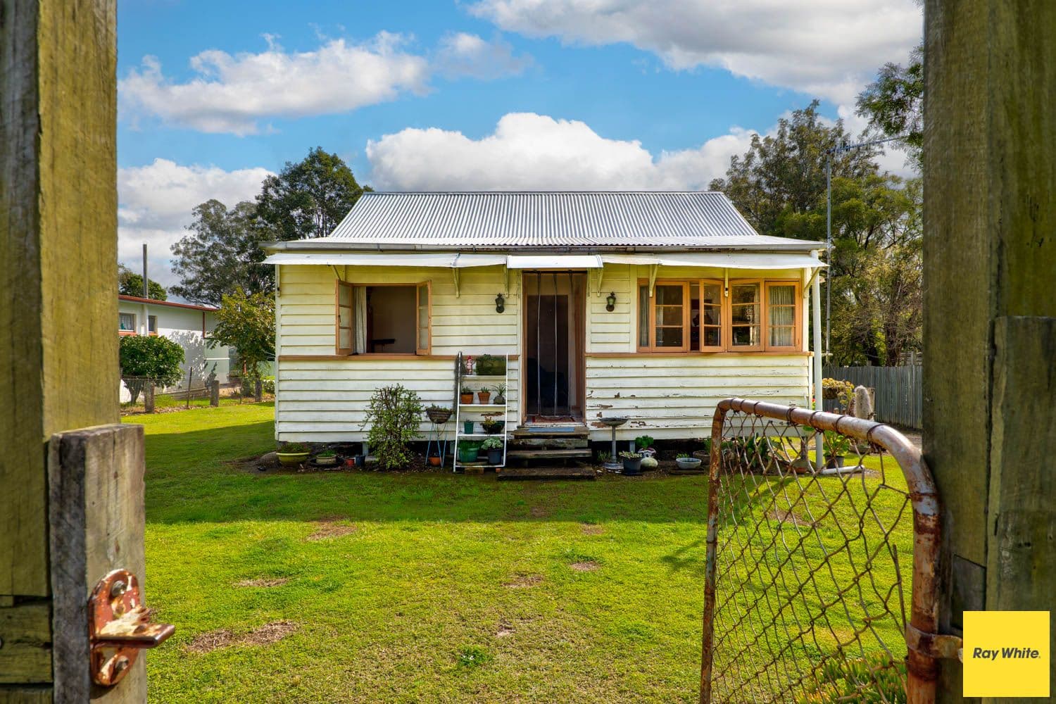 13 Barbour Street, Esk QLD 4312, Esk - Thumbnail 2