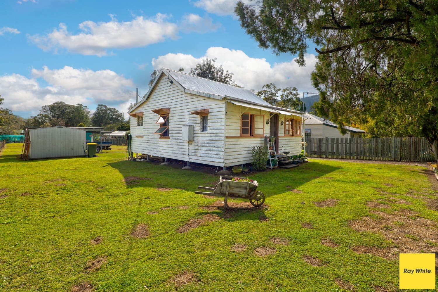 13 Barbour Street, Esk QLD 4312, Esk - Thumbnail 8