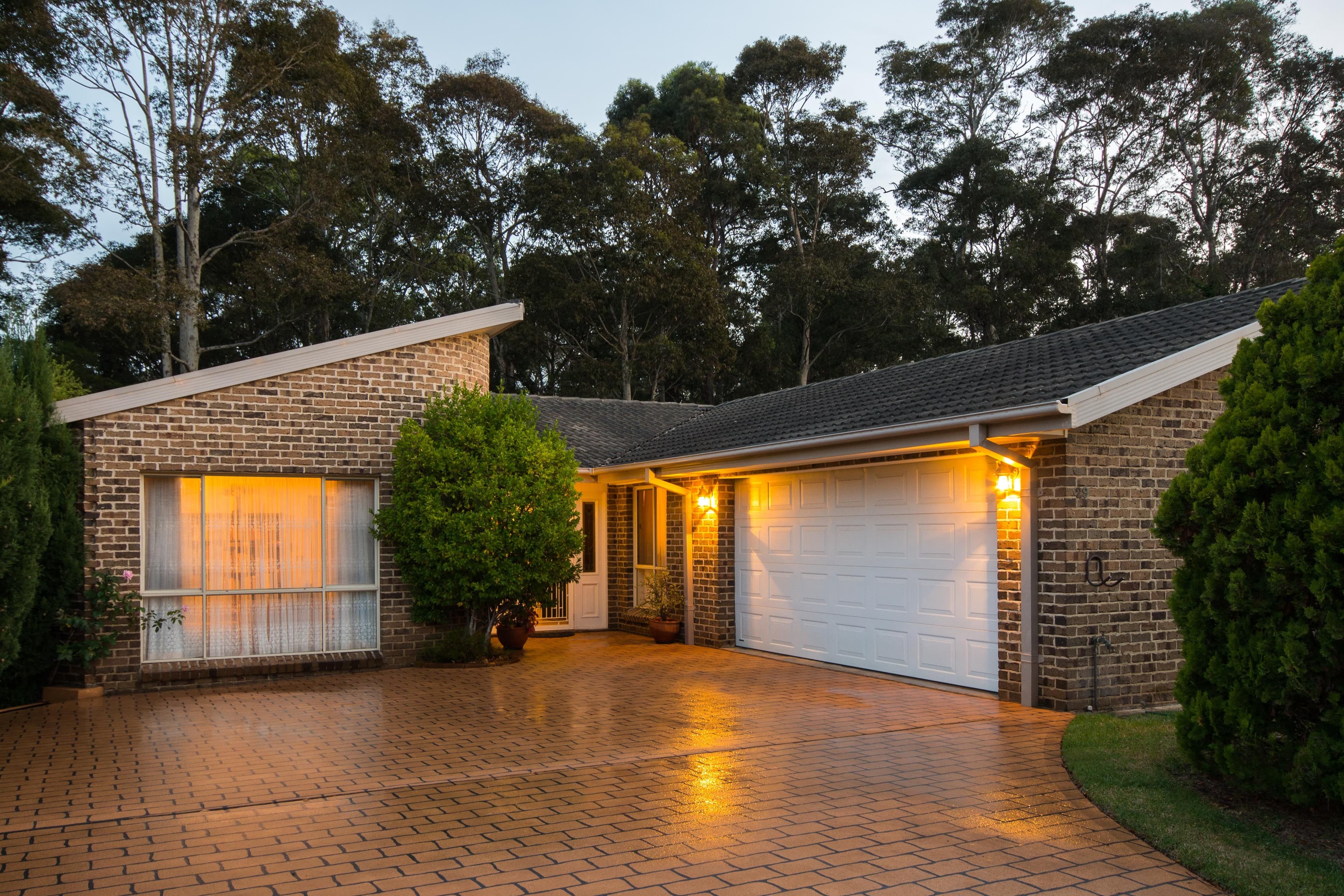 20 Explorers Way, Surf Beach - Image 1