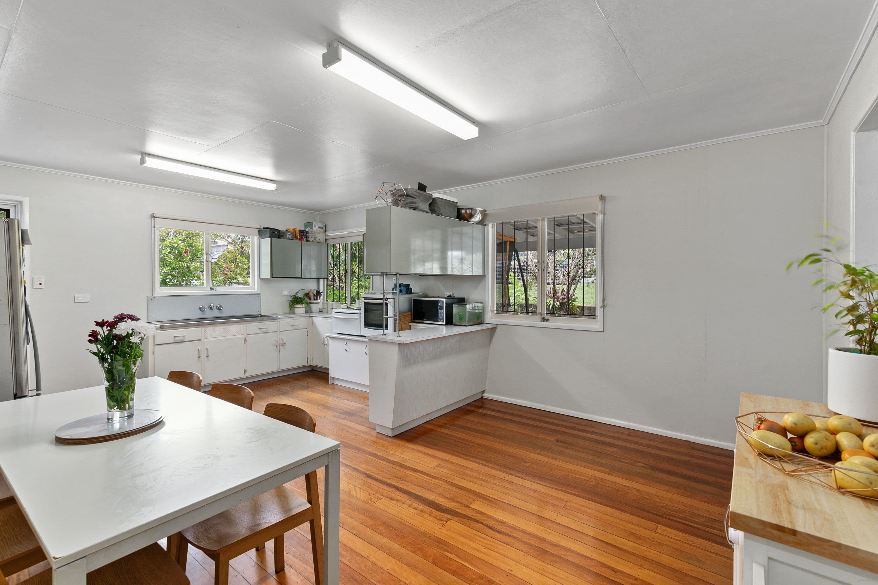 16 Coolong Street, Mount Gravatt East QLD 4122, Mount Gravatt East - Thumbnail 2
