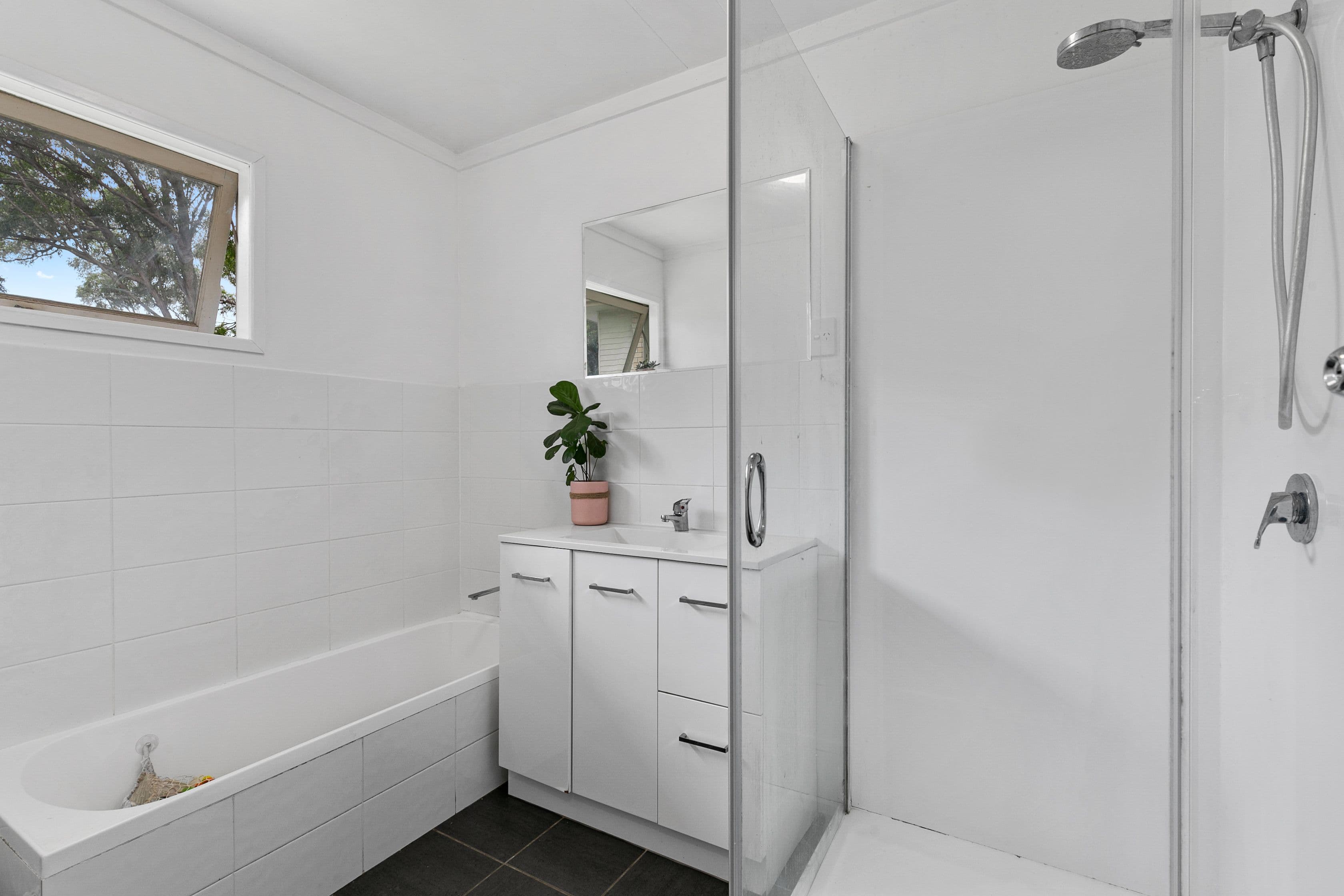 16 Coolong Street, Mount Gravatt East QLD 4122, Mount Gravatt East - Thumbnail 4