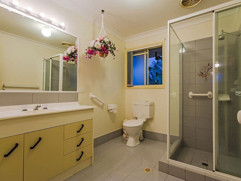 69 Auk Avenue, BURLEIGH WATERS QLD 4220, Burleigh Waters - Thumbnail 8