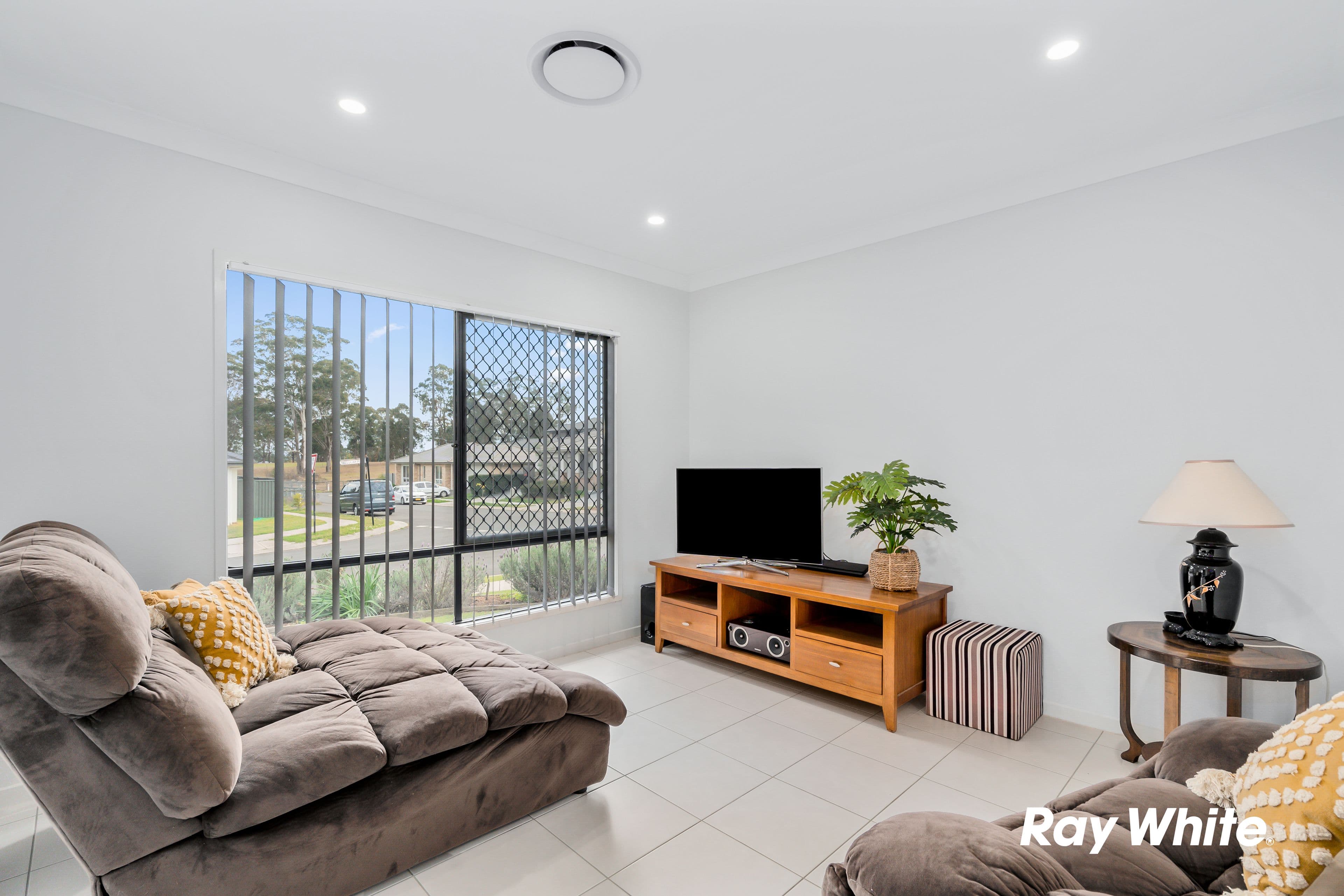 1 & 1A Tallulah Parade, GRANTHAM FARM NSW 2765, Grantham Farm - Thumbnail 3