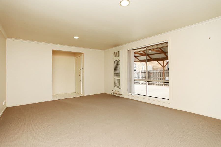 11 Savage Court, WERRIBEE VIC 3030, Werribee - Thumbnail 2