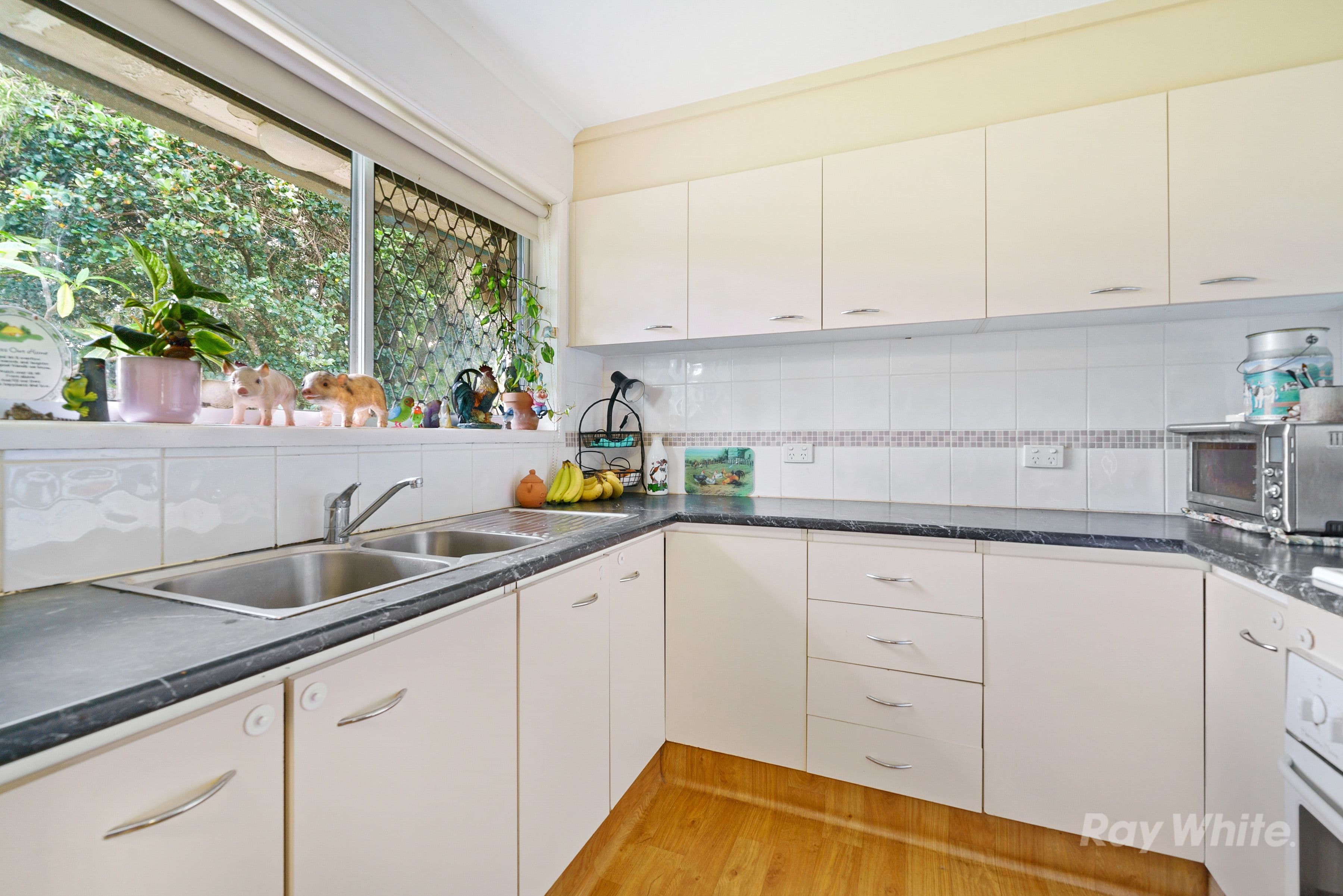 8 Dryade Street, Regents Park QLD 4118, Regents Park - Thumbnail 4