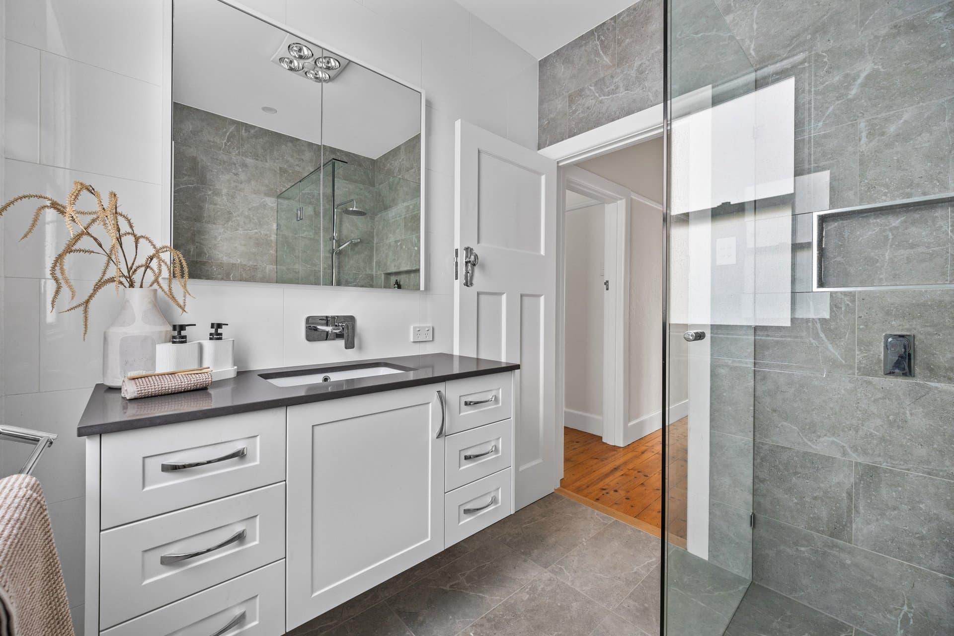 23 Oshannassy Street, Essendon North - Thumbnail 8