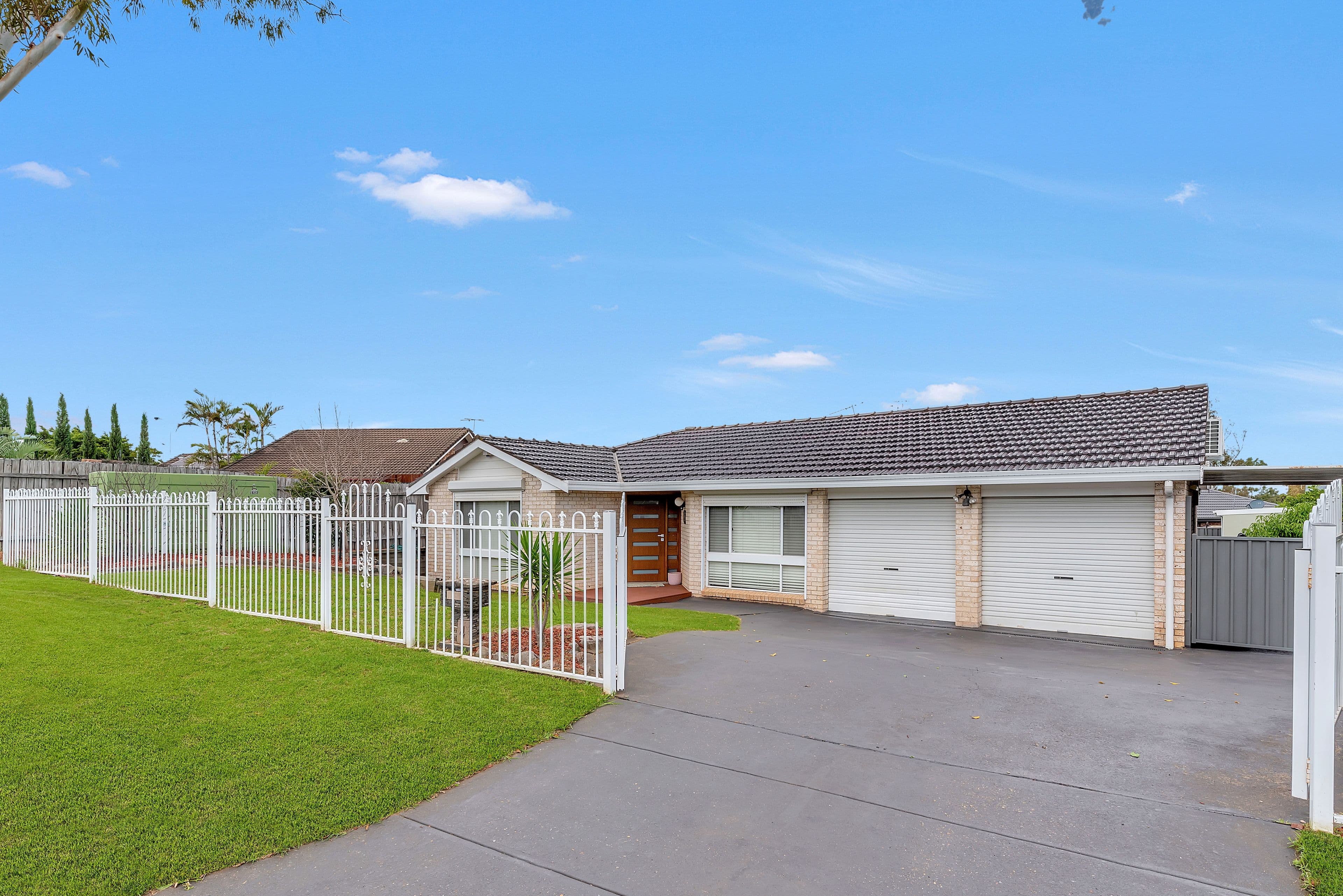4 Magnetic Avenue, Hinchinbrook - Image 1