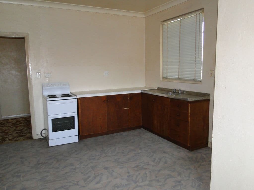 16 Lackey Street, GUYRA NSW 2365, Guyra - Thumbnail 2