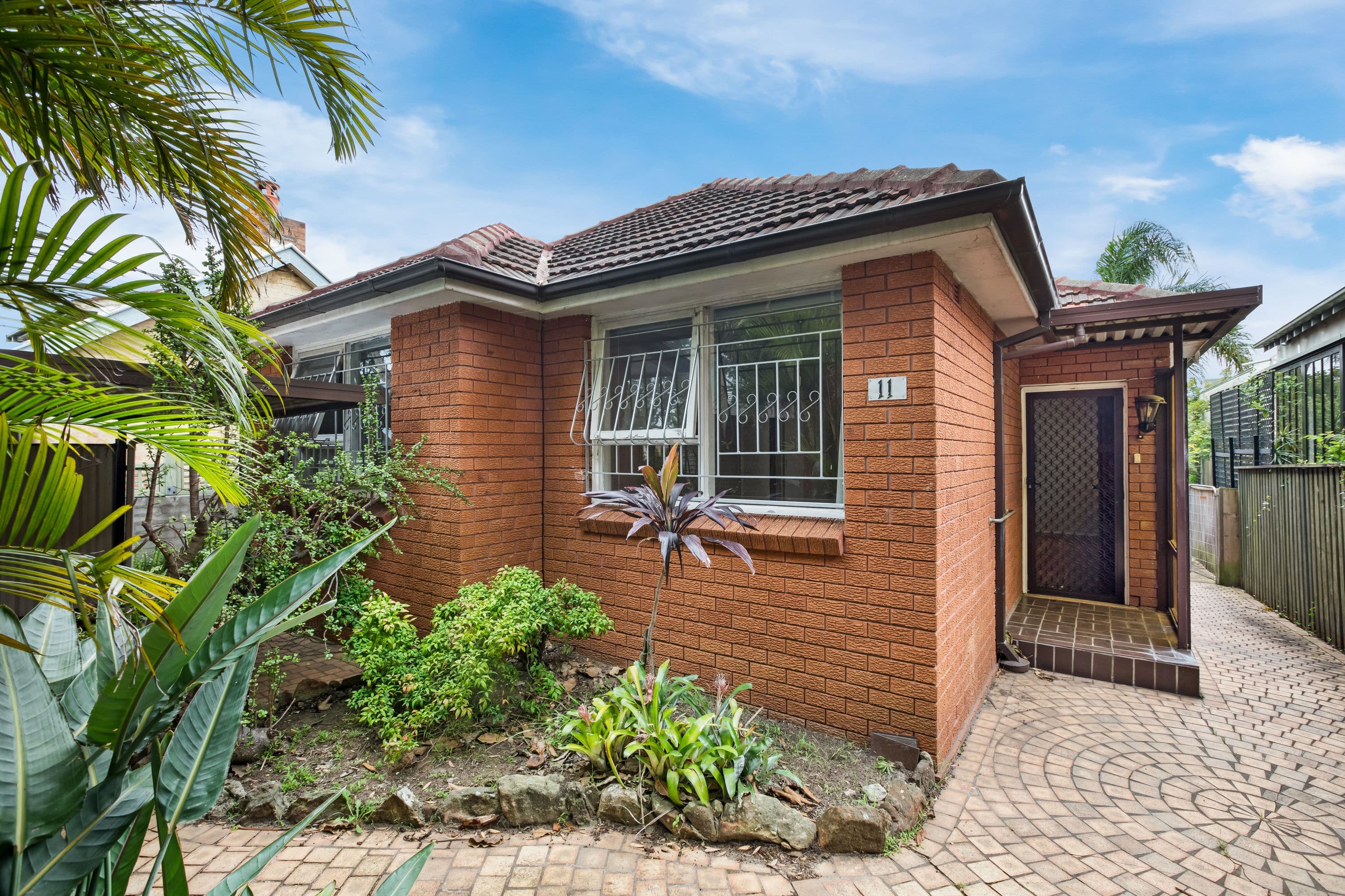 11 Edmund Street, Queens Park - Image 1