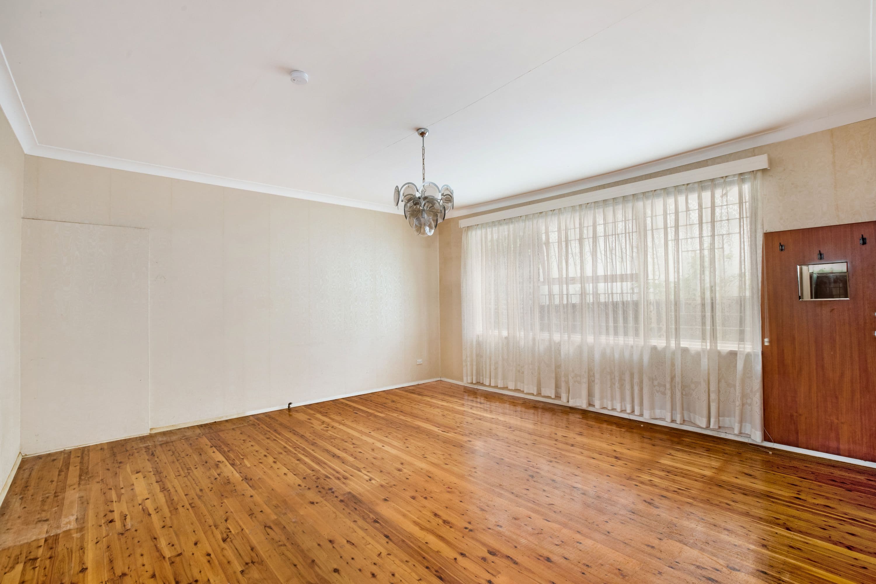 11 Edmund Street, Queens Park - Thumbnail 3