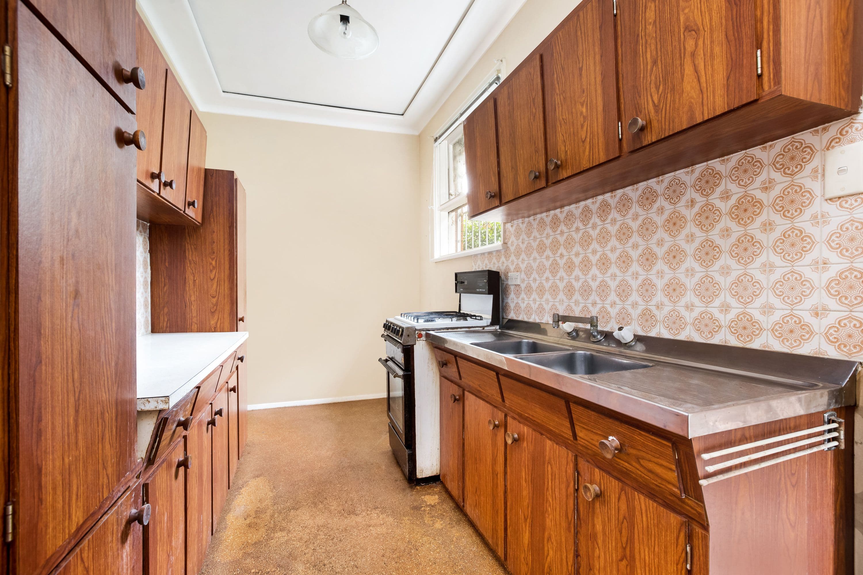 11 Edmund Street, Queens Park - Thumbnail 4