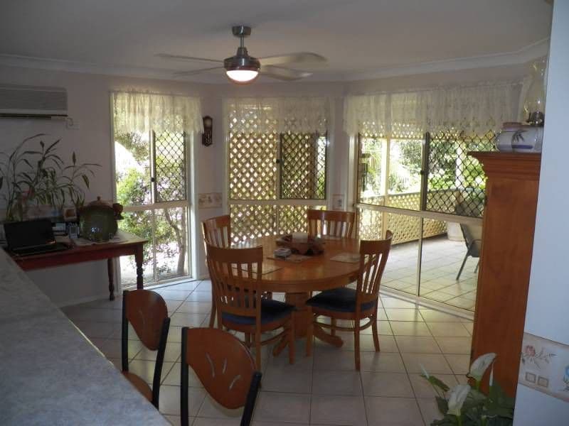 12 Lakeside Place, CLINTON QLD 4680, Clinton - Thumbnail 4