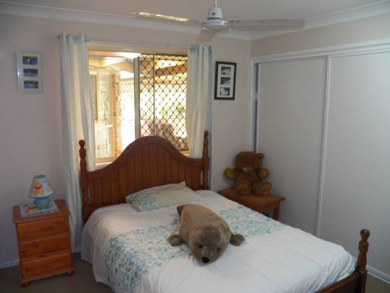 12 Lakeside Place, CLINTON QLD 4680, Clinton - Thumbnail 5