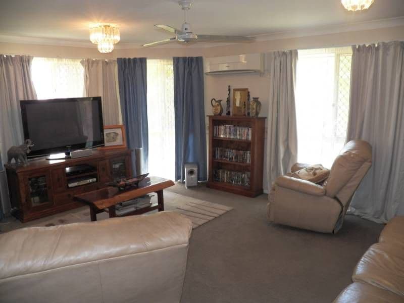12 Lakeside Place, CLINTON QLD 4680, Clinton - Thumbnail 7