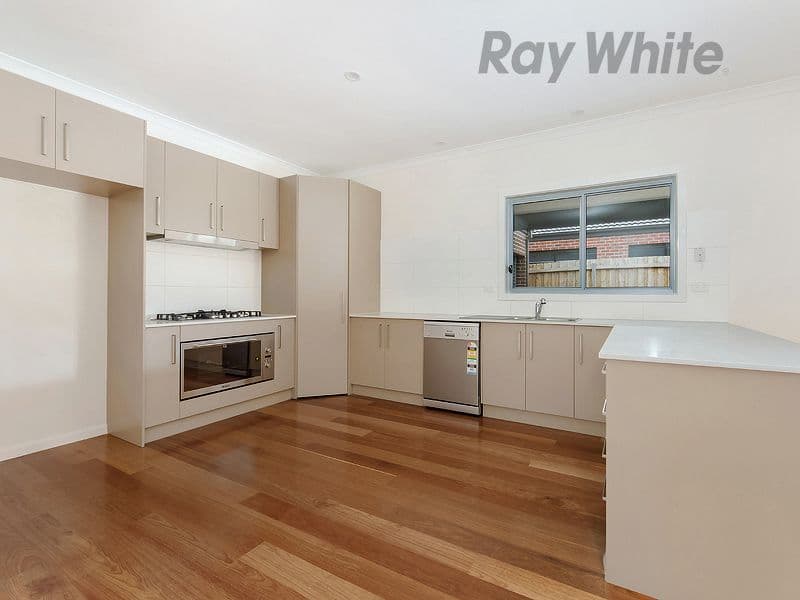 24 Pinnacle Way, Plumpton VIC 3335, Plumpton - Thumbnail 3