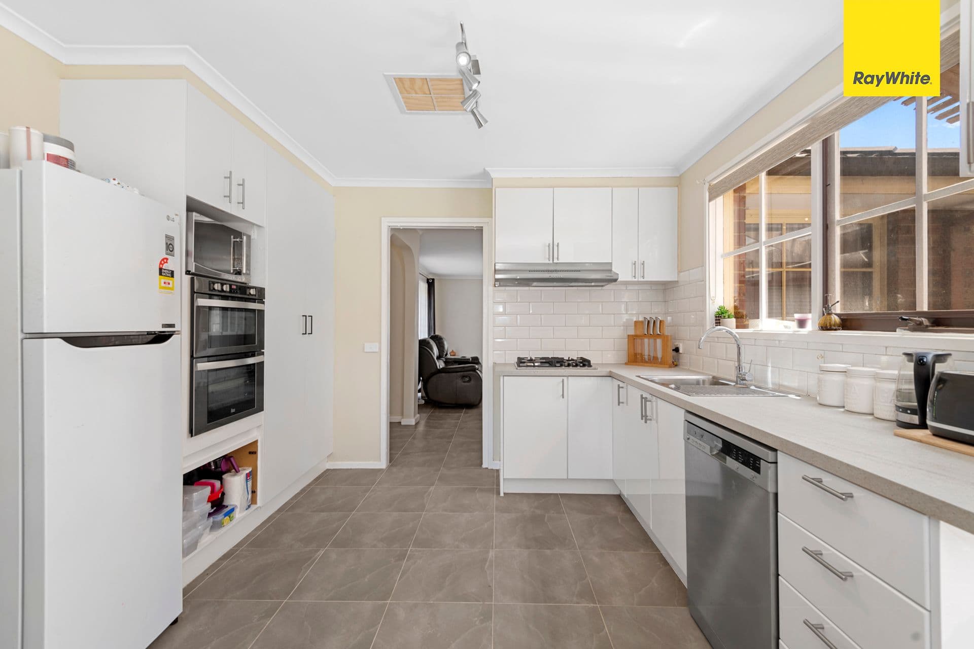 2 Anniba Court, Melton West VIC 3337, Melton West - Thumbnail 4