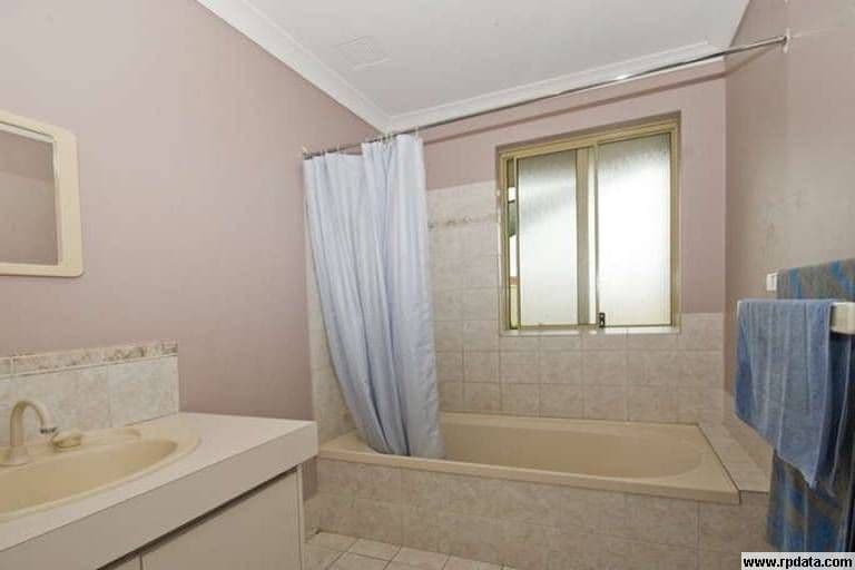 47 Lombardy Crescent, CAVERSHAM WA 6055, Caversham - Thumbnail 5
