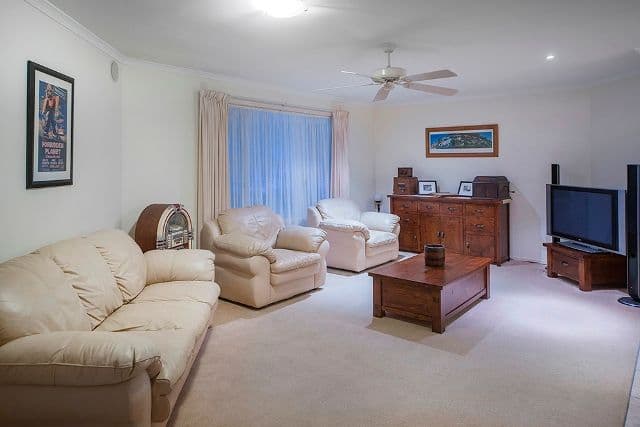 12 Moorea Court, PACIFIC PINES QLD 4211, Pacific Pines - Thumbnail 4