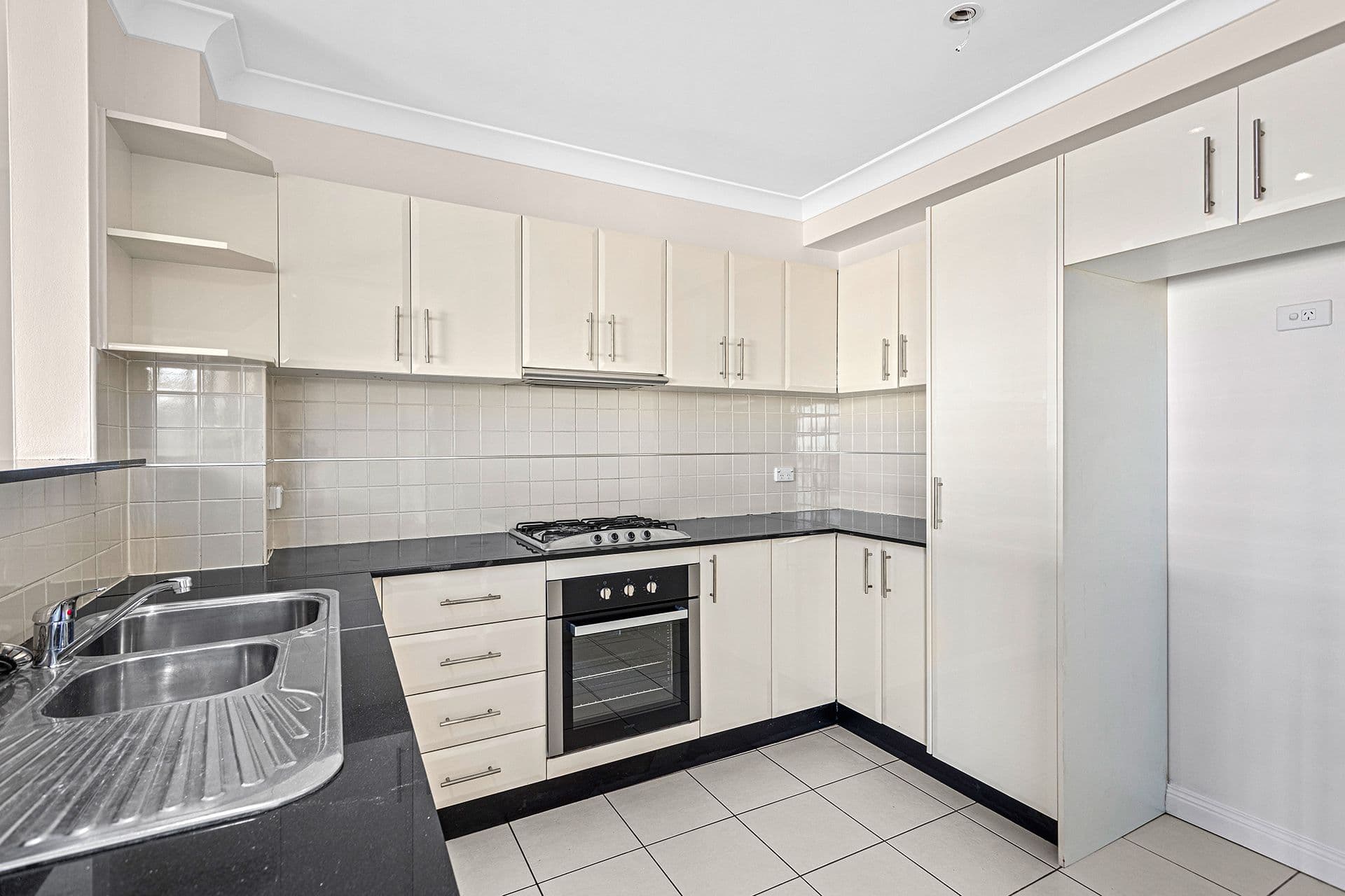 12-14 Gladstone Avenue, Wollongong NSW 2500, Wollongong - Thumbnail 2
