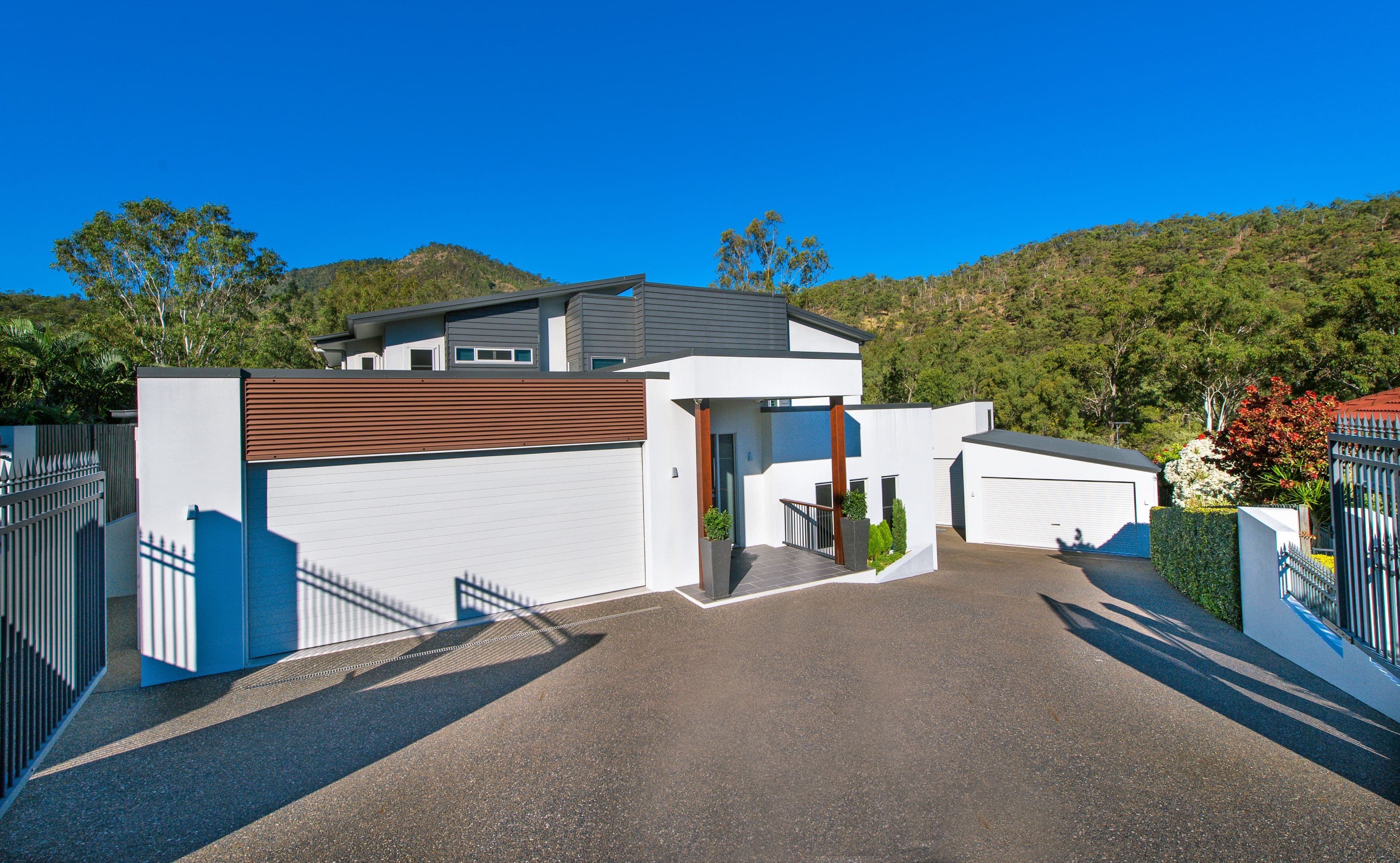 10 Retreat Avenue, Norman Gardens QLD 4701, Norman Gardens - Thumbnail 3