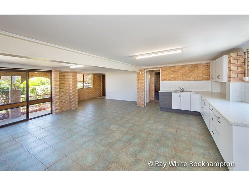 4 Geaney Street, NORMAN GARDENS QLD 4701, Norman Gardens - Thumbnail 2