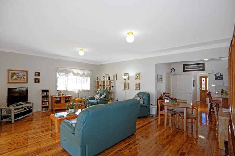 12 Lakeview Parade, PRIMBEE NSW 2502, Primbee - Thumbnail 3