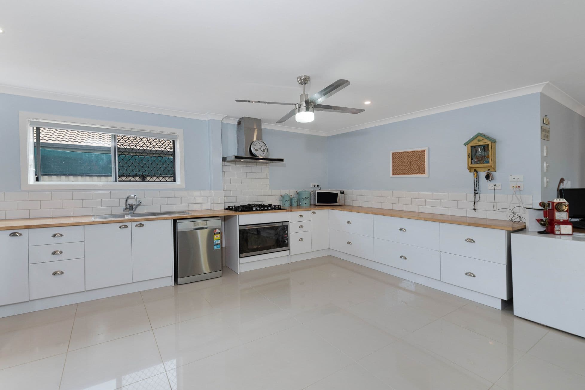 8 Ohlaf Street, Moore Park Beach QLD 4670, Moore Park Beach - Thumbnail 3