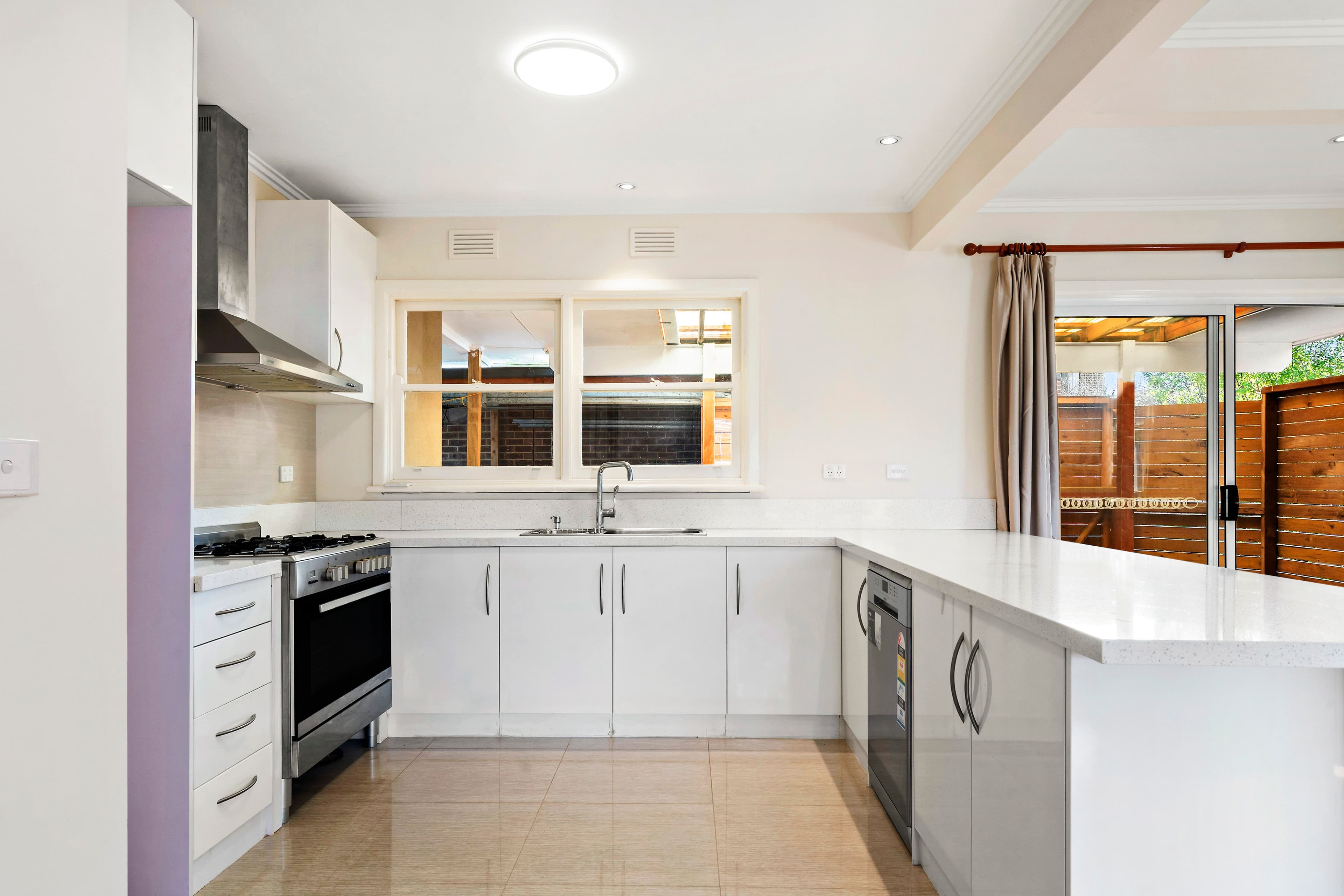 9 Robert Street, Chadstone VIC 3148, Chadstone - Thumbnail 3