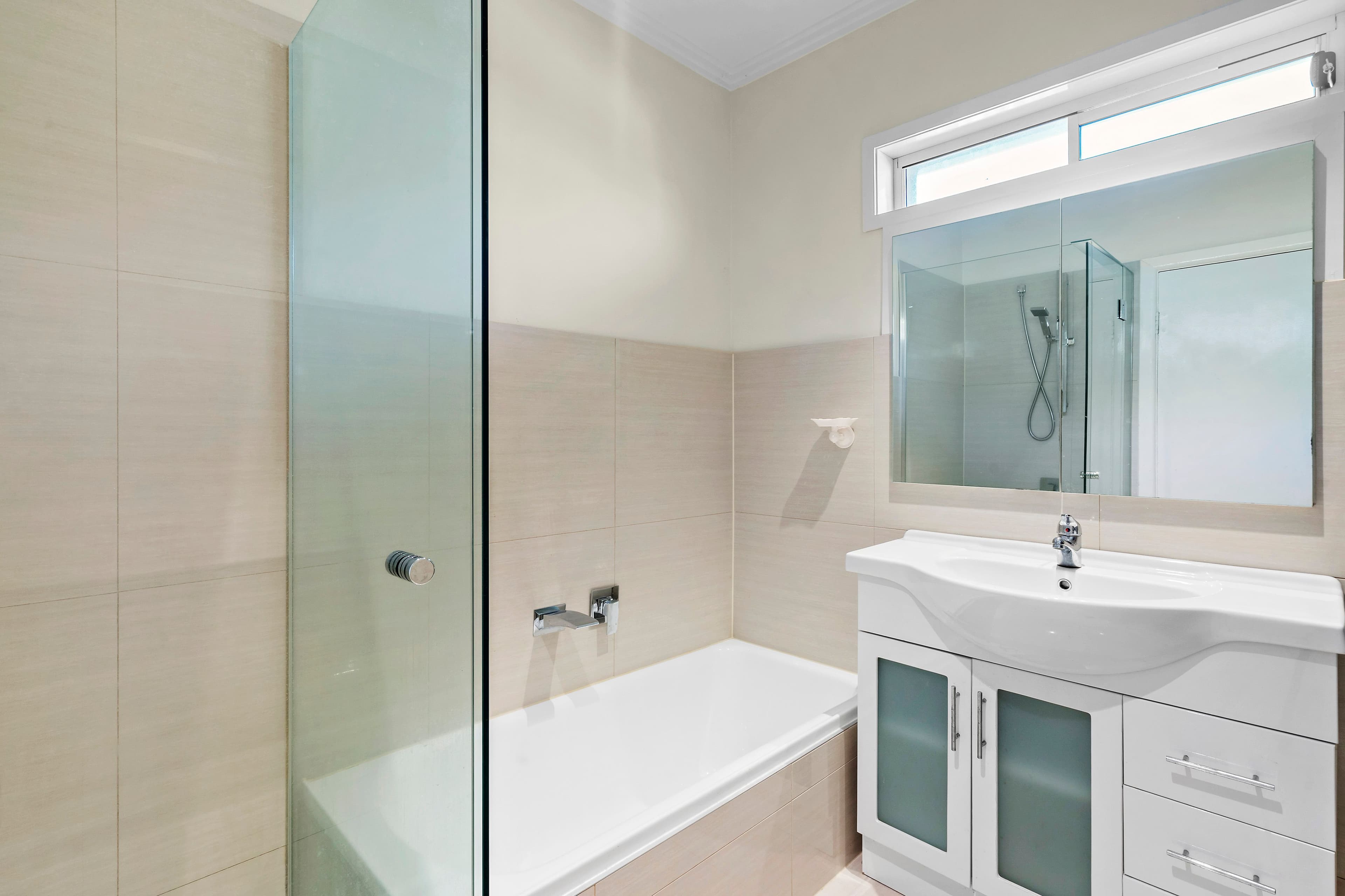 9 Robert Street, Chadstone VIC 3148, Chadstone - Thumbnail 4