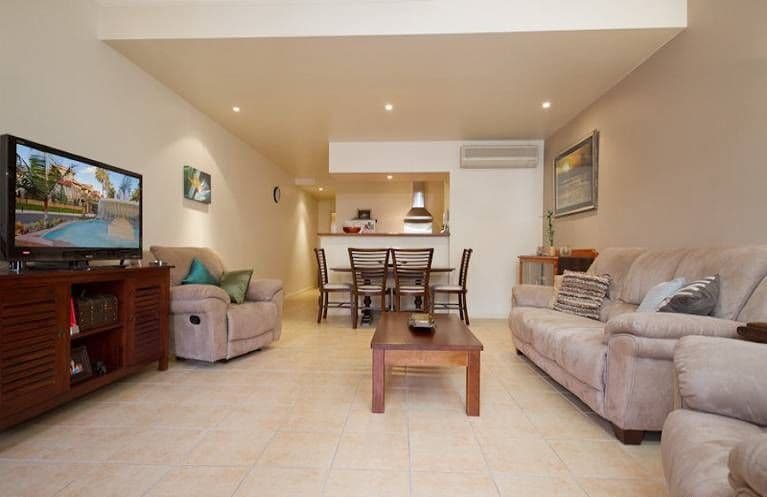 2 Greenslopes Street, Cairns North QLD 4870, Cairns North - Thumbnail 5