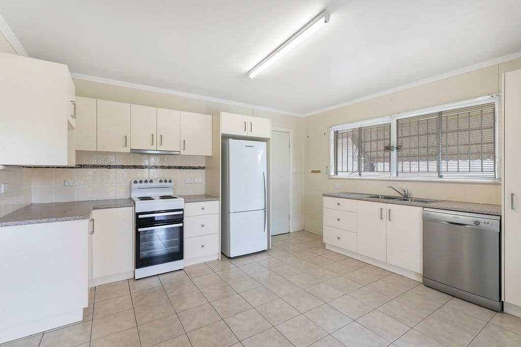 63 Massinger Street, Salisbury QLD 4107, Salisbury - Thumbnail 4