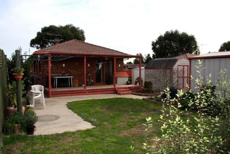 10 Gullquist Way, PAKENHAM VIC 3810, Pakenham - Thumbnail 4