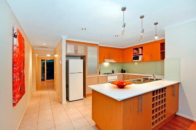 2A Crookston Road, RESERVOIR VIC 3073, Reservoir - Thumbnail 4