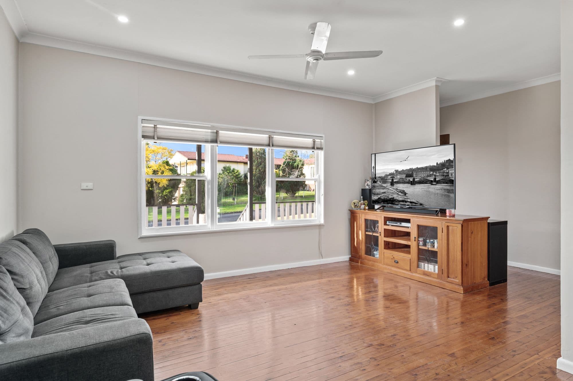 9 Browning Avenue, Campbelltown NSW 2560, Campbelltown - Thumbnail 2
