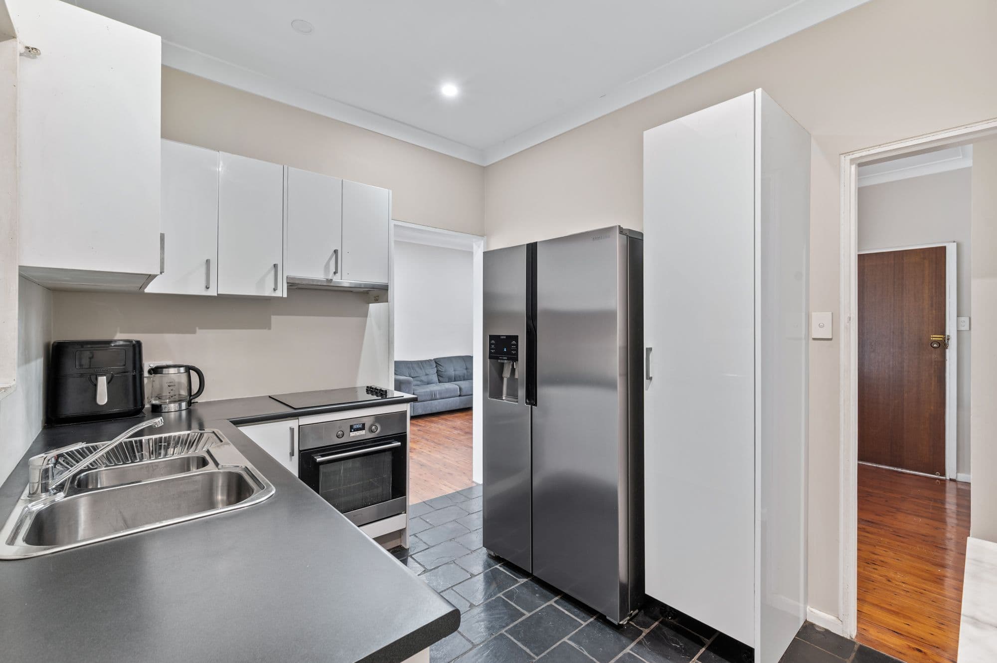 9 Browning Avenue, Campbelltown NSW 2560, Campbelltown - Thumbnail 4