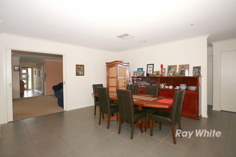 1 Reynard Place, CRANBOURNE EAST VIC 3977, Cranbourne East - Thumbnail 5