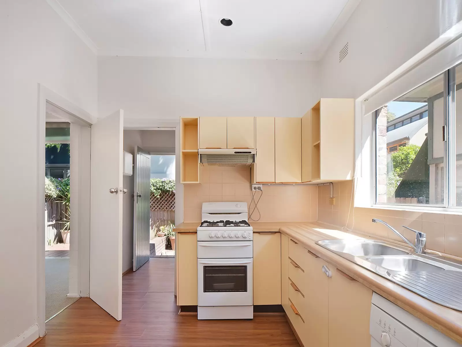 32 Jackson Street, Indooroopilly - Thumbnail 5