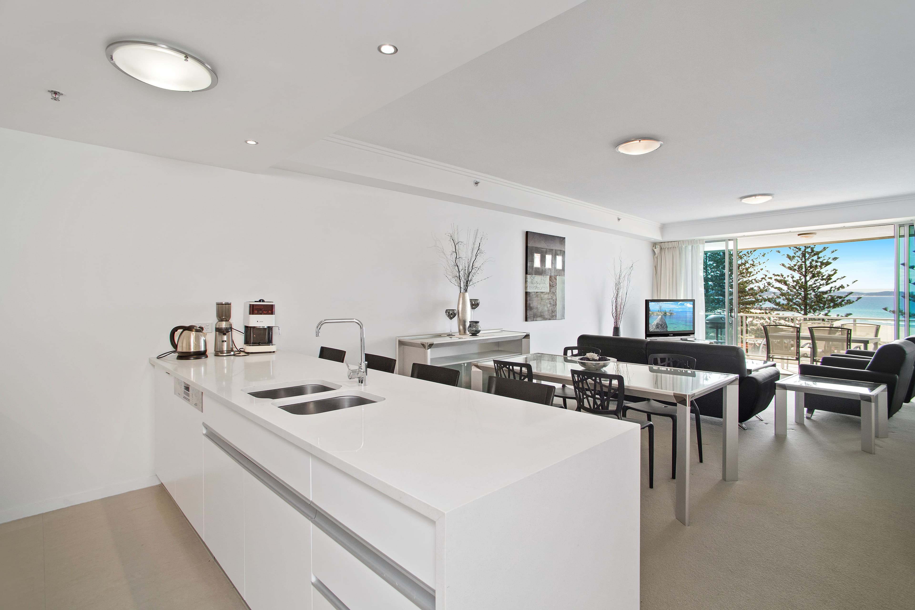 110 Marine Parade, Coolangatta QLD 4225, Coolangatta - Thumbnail 3